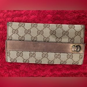 Gucci wallet